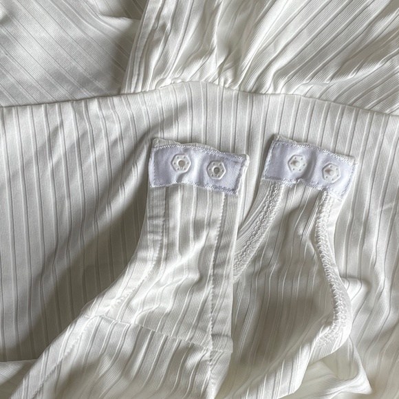 Stretchy V-neck Bodysuit - White - Picture 7 of 7